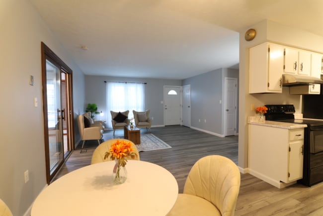 Photo - 355 Chadwick Pl