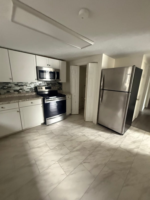 Photo - 1300-1330 Windsor Avenue - 1302 B