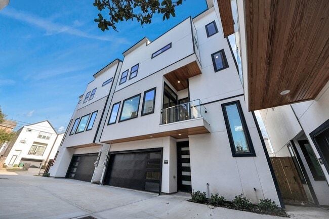 Photo - 3407 Hutchins St