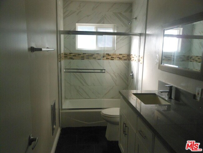 Photo - 213 S Alexandria Ave Unit 5