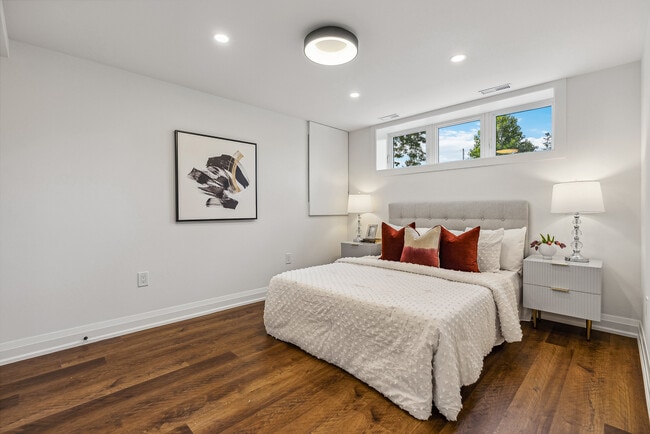Photo - 32 Warbeck Pl Unit B
