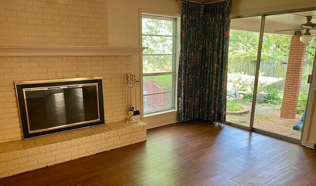 Photo - 212 Pimlico Pl