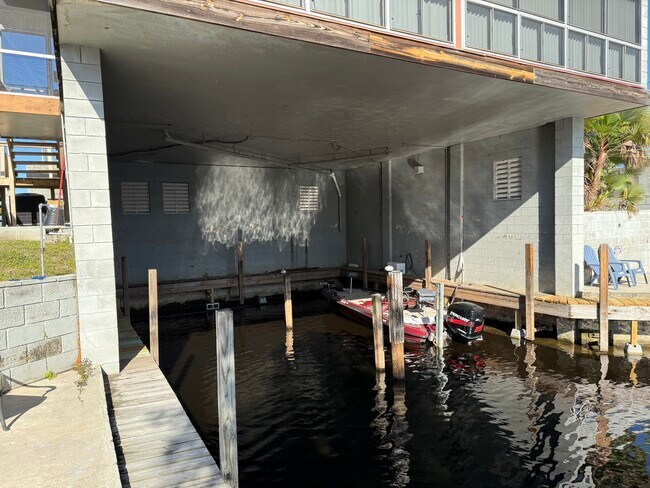 Photo - 160 N Lakeview Dr Unit #1