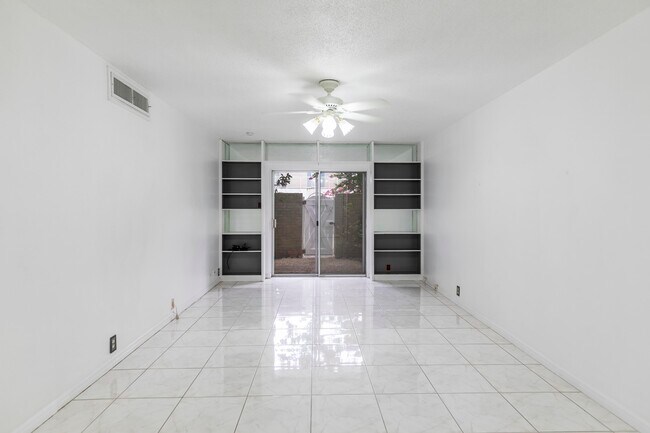 Photo - 2601 Bellefontaine Unit C104
