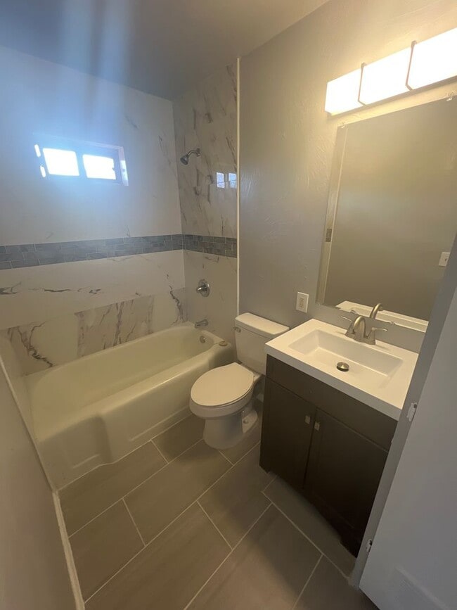 Photo - 3003 Curtis Dr Unit A