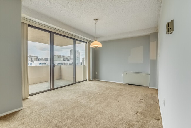 Photo - 4141 Henderson Rd