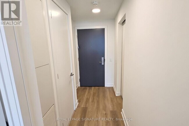 Photo - 86 Dundas St E Unit 1319