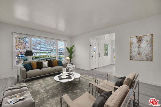 Building Photo - 6272 Silva St