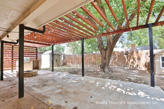 Photo - 4818 73rd St