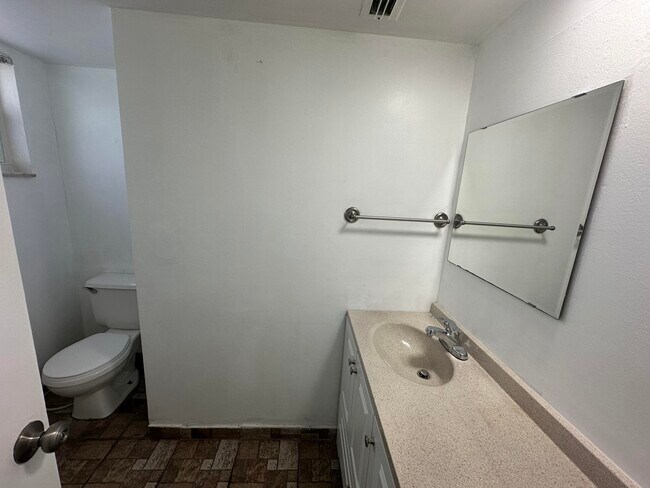 Photo - 1660 NE 191st St Unidad 404-1