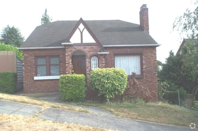 Building Photo - Queen Anne House