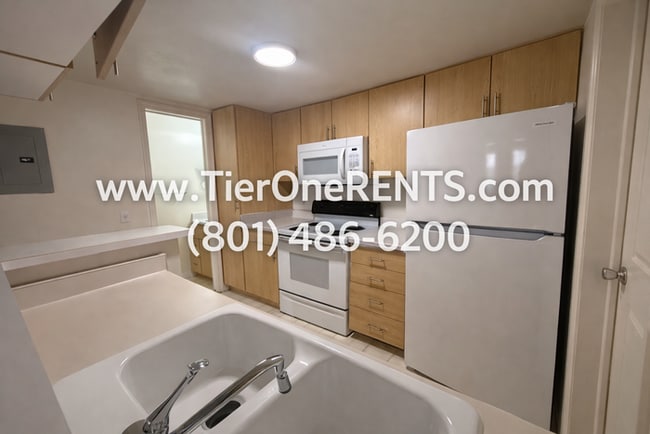 Photo - This property offers a no deposit option available for qualified renters!!