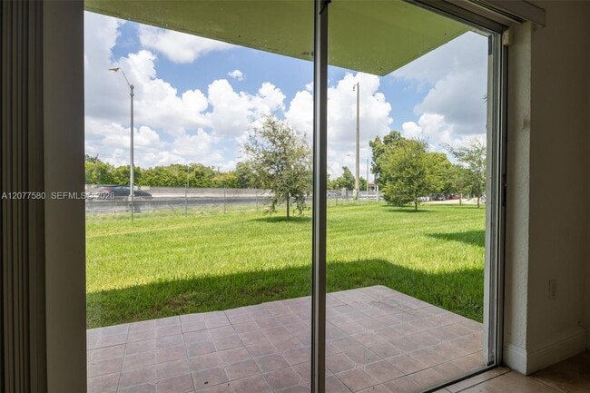 7620 SW 82nd St Unit J102