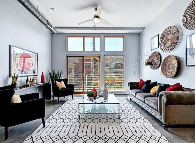 Building Photo - 2124 E 6th St Unit 220.104 Rental