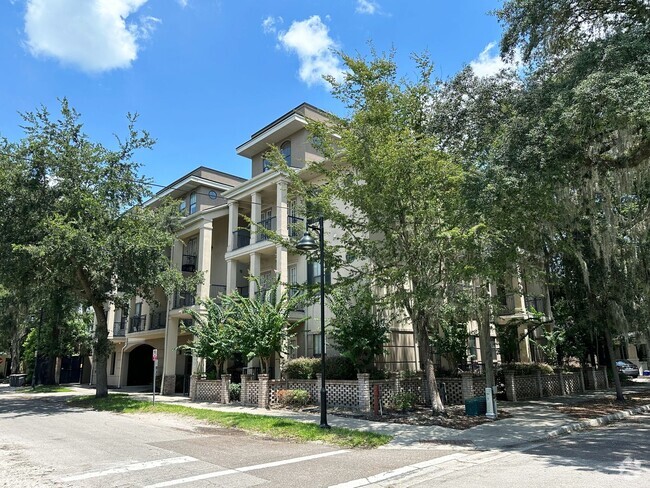 Building Photo - Saint Charles - Luxury 2 Bedroom, 2 Bathro... Rental