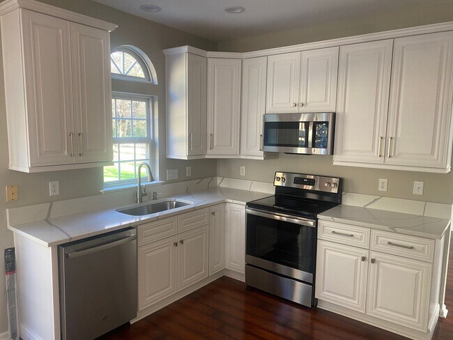 Photo - Recently Renovated Four Bedroom In Northst...