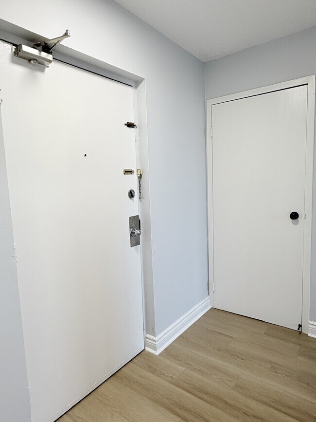 Photo - 1071 McDougall St Unité 402