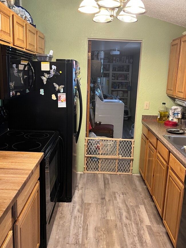 Photo - 467 Meadow Rd