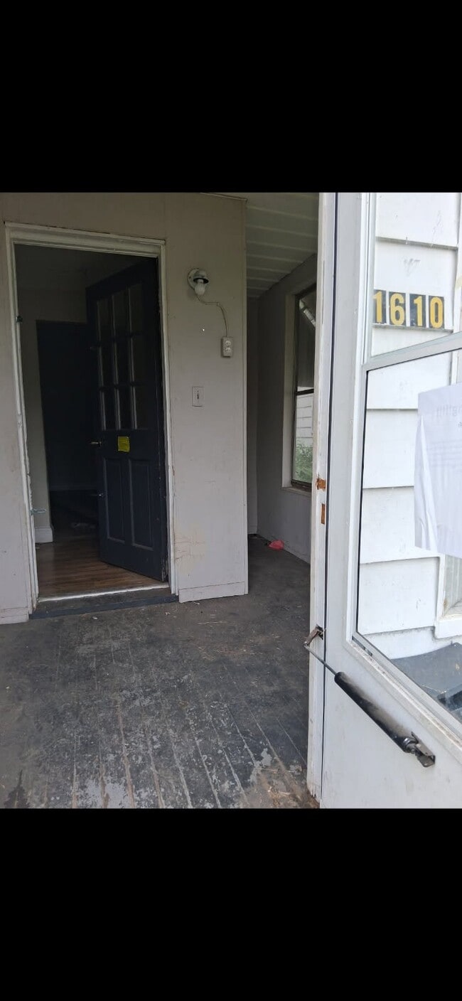Photo - 1610 S Lydia Ave