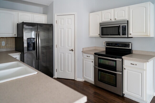 Photo - 116 Mockernut Dr