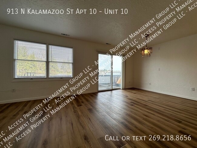 Photo - 913 N Kalamazoo St