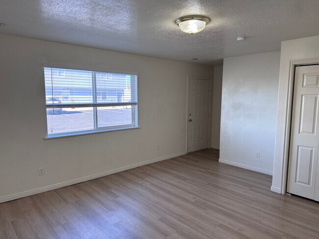 Photo - 2475 W 450 N