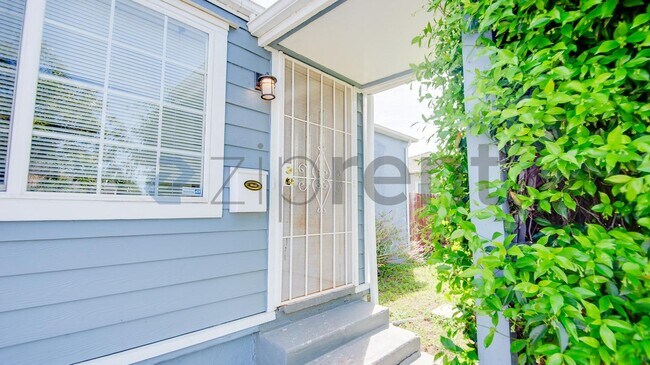 Photo - 812 Humboldt St