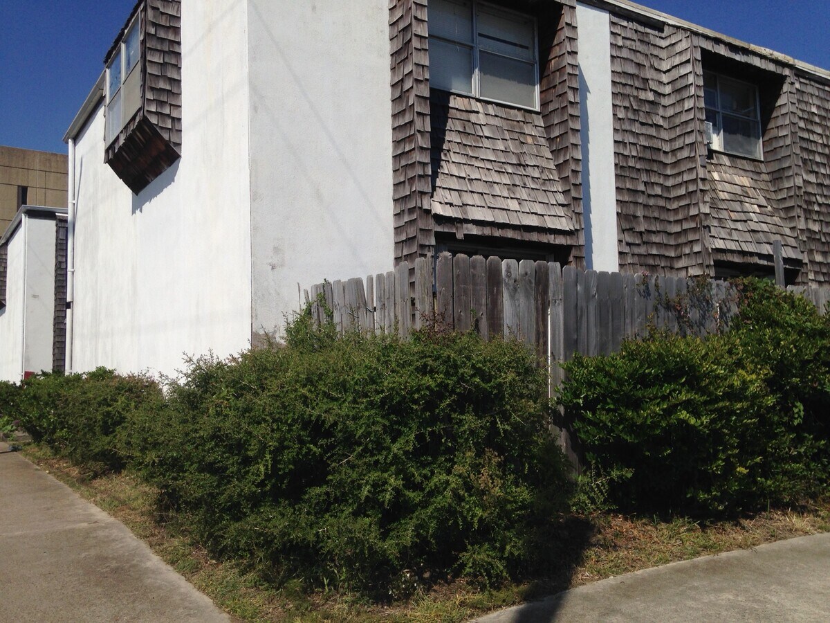 Photo - 928 Post Office St Unit 6