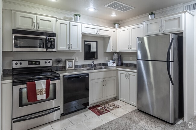 1BR, 1BA - 415SF