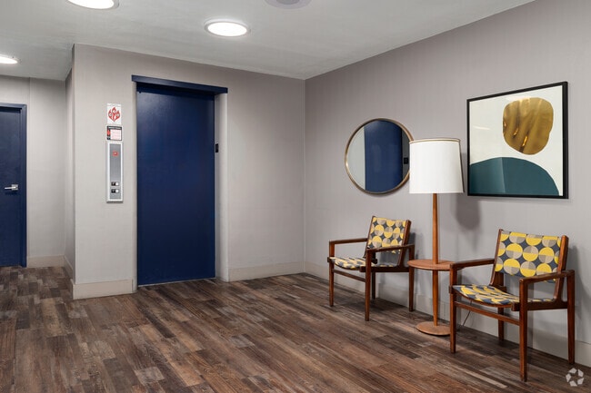 Elevator - Fontainebleau Apartments