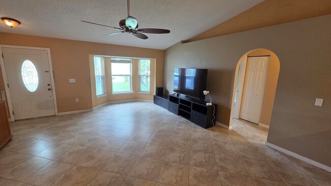 Photo - 2091 SW Villanova Rd