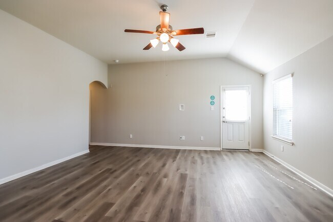 Photo - 1110 Shadow Glenn Dr