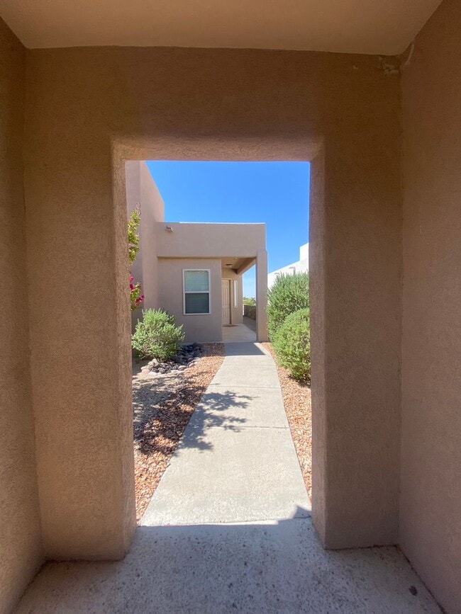 Photo - Beautiful Fully Furnished Home for rent in...