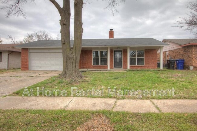 Building Photo - 1625 S Poplar Ave Rental