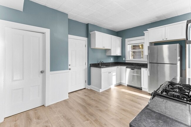 Photo - 692 Warren Ave Unit 1