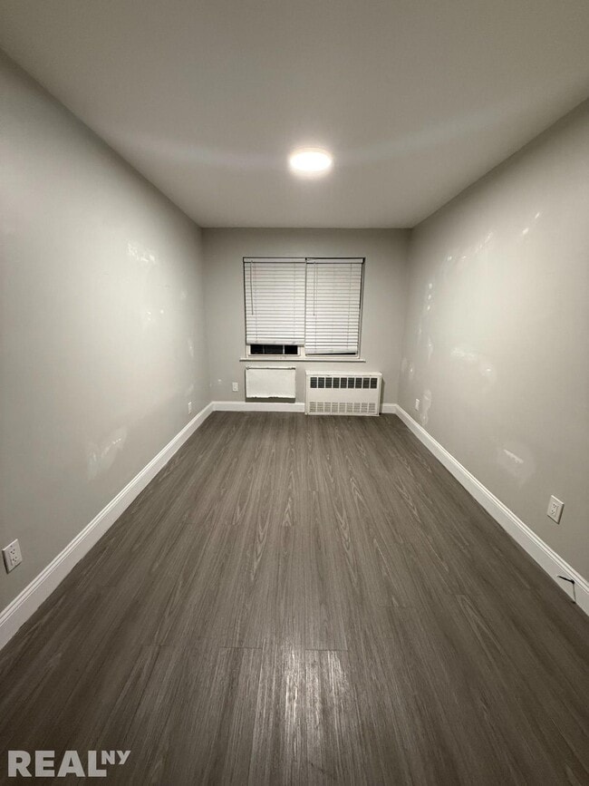 Photo - 140-71 Burden Crescent Unit 1