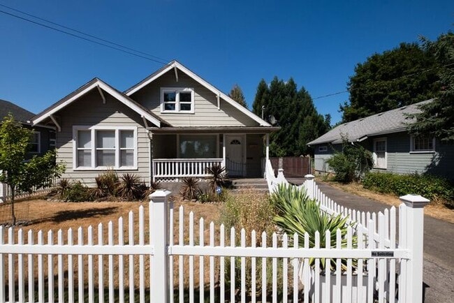 Close to Pacific University - Close to Pacific University House