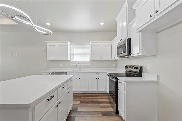 Photo - 3120 St John St