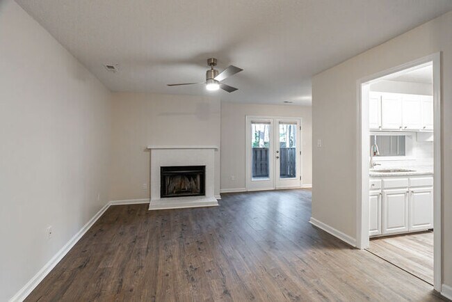 Photo - Perfect for roommates! Near Rex Hospital and Lenovo Center Unidad 3219
