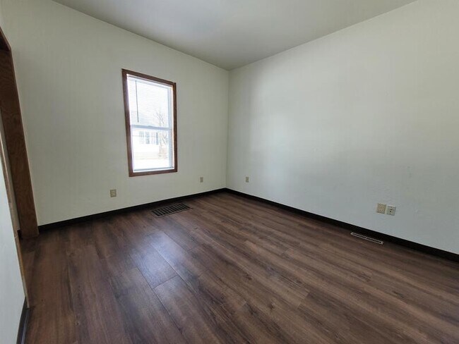 Photo - 1136 Harvey St