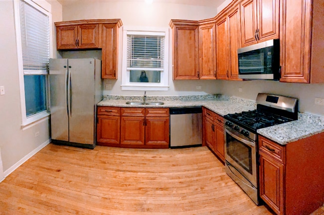 Building Photo - 3547 S Hermitage Ave Rental