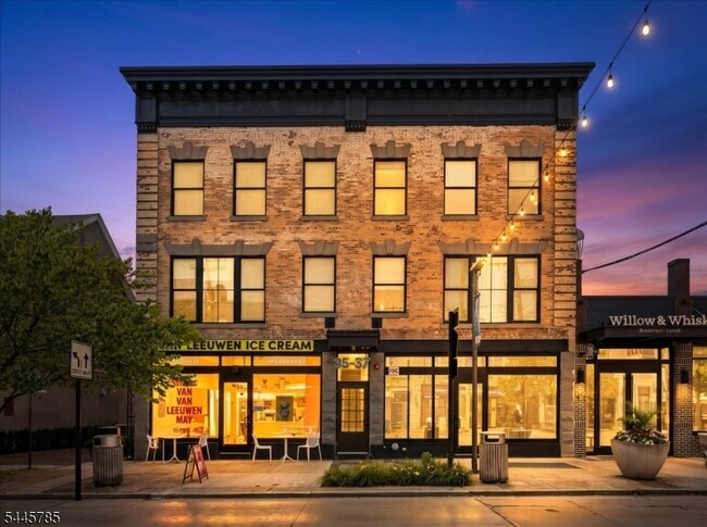 35 Main St Unit 3B