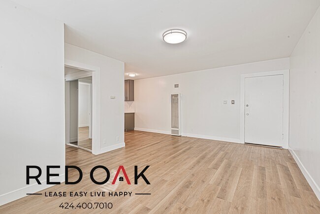 Building Photo - 515 S St Andrews Pl Unit 30