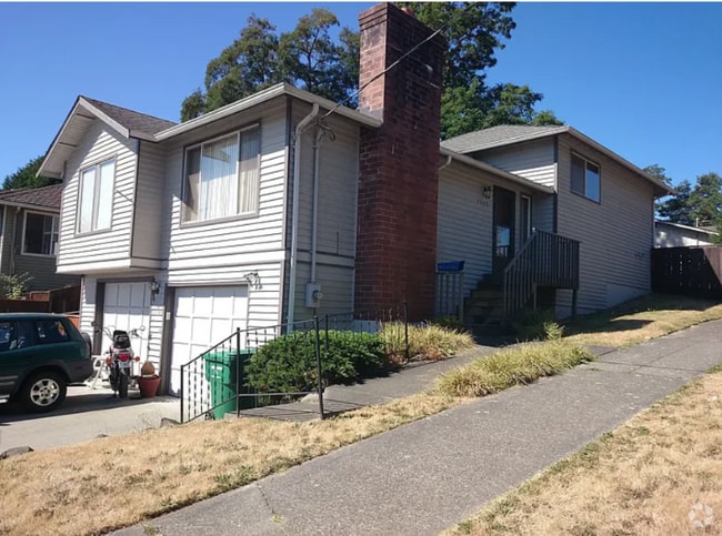 Building Photo - 7703 27th Ave SW Rental