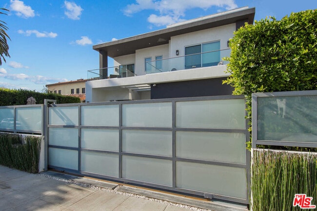 Photo - 429 N Sweetzer Ave