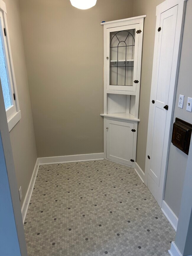 Photo - 1802 Caramay Way