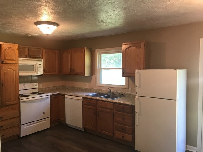 Photo - Updated SE Springfield Home -Available Now