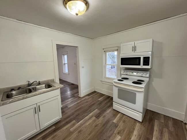 Photo - 1335 Prospect Ave Unidad Back House