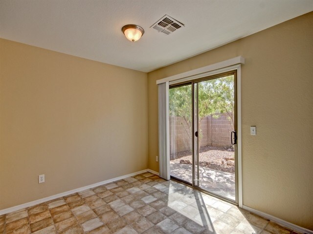 Photo - 11167 W Garfield St