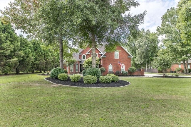 Building Photo - Dream home with pool on Southfield Plantation